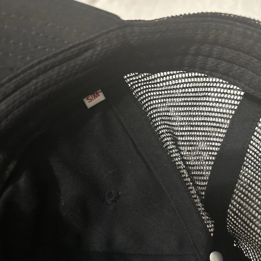 FJALLRAVEN SWEDEN 1960 Logo Black Snapback Trucker Mesh Baseball Hat Size S/M